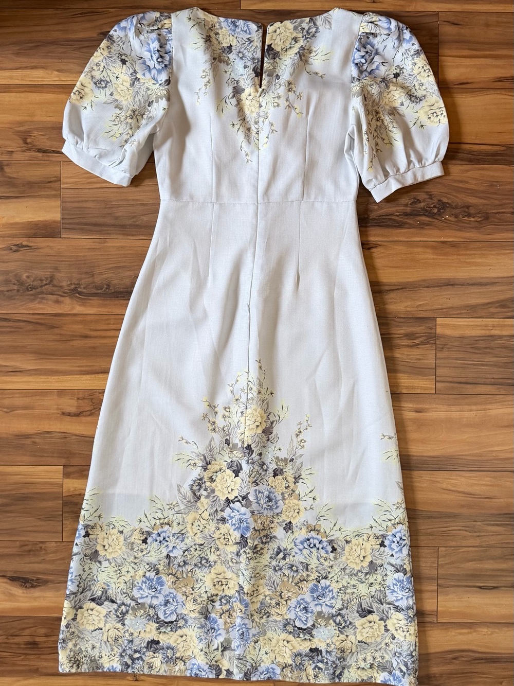 Carisa Cottagecore Floral V-Neck Puff Sleeve Midi Dress - Picture 5 of 10